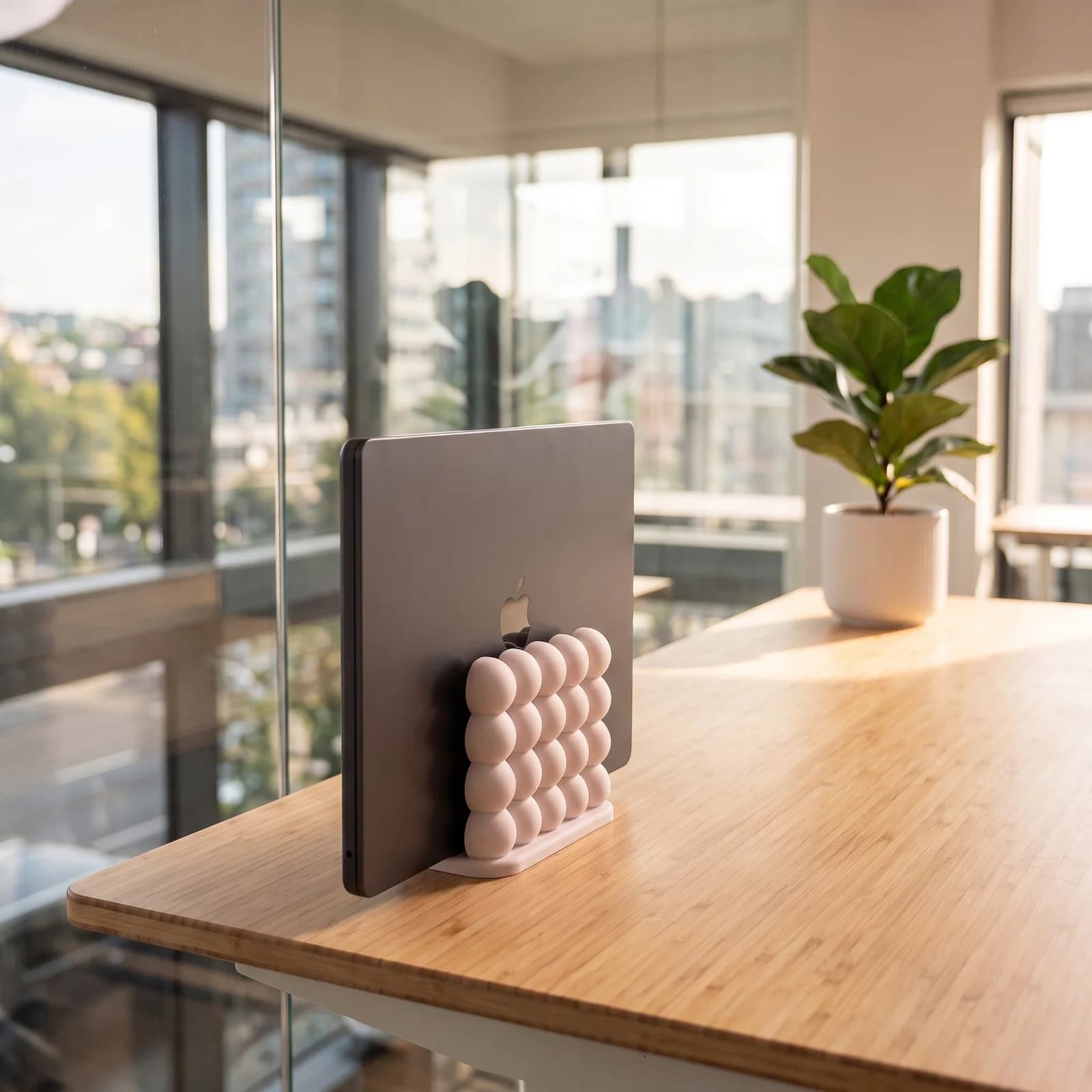 "Petra" Vertical Laptop Stand 3